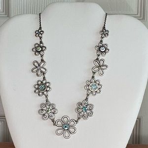 🌺 Daisy Silver Tone Necklace